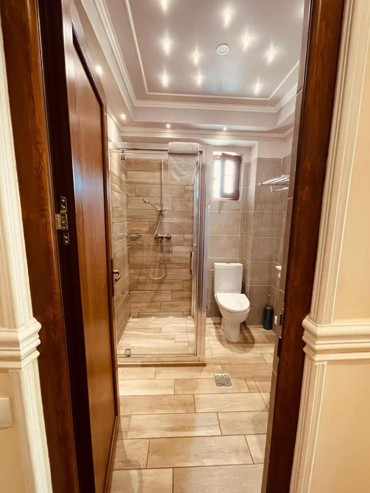 Pensiunea Romeo Tecuci Exterior photo
