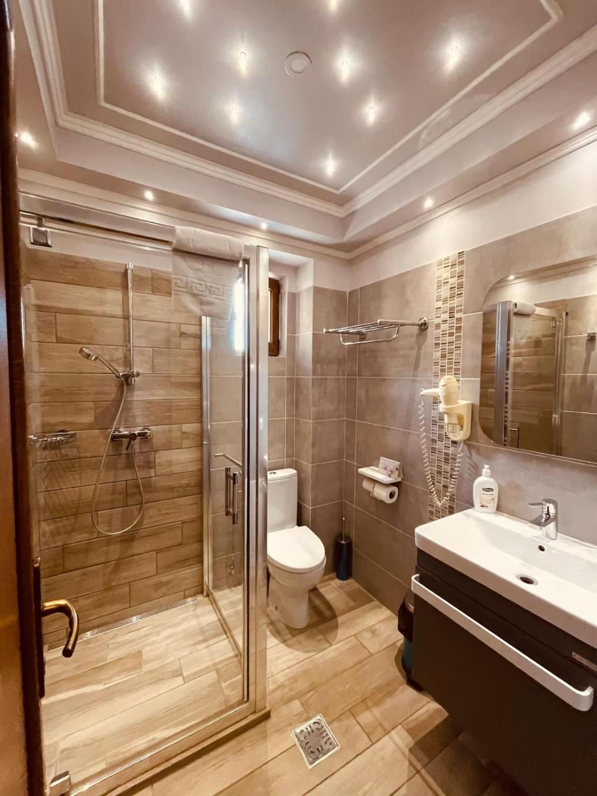 Pensiunea Romeo Tecuci Exterior photo